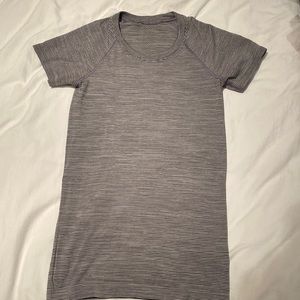 Lululemon run Swiftly Tech short sleeve